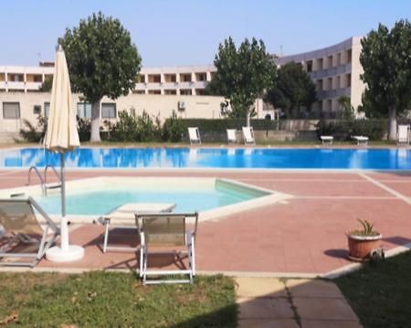 Villetta A Schiera In Villaggio Metatur 메타폰토 외부 사진